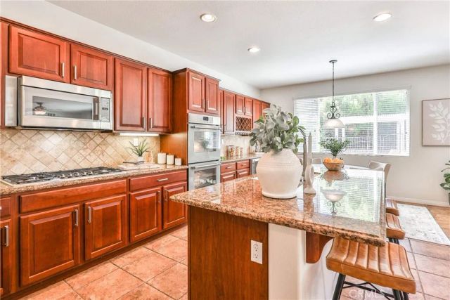 1636 Camino Largo Street, Corona, CA 92881