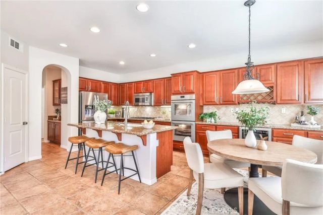1636 Camino Largo Street, Corona, CA 92881
