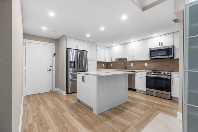 3200 NE 36th Street 619, Fort Lauderdale, FL 33308