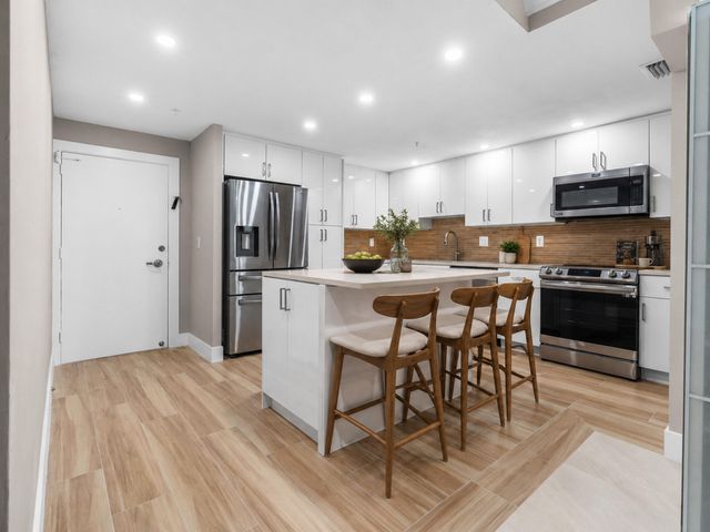 3200 NE 36th Street 619, Fort Lauderdale, FL 33308