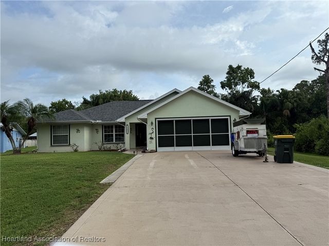 1502 Paper Birch Street, Lake Placid, FL 33852