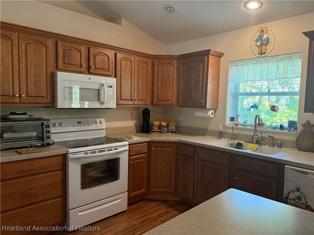 1502 Paper Birch Street, Lake Placid, FL 33852