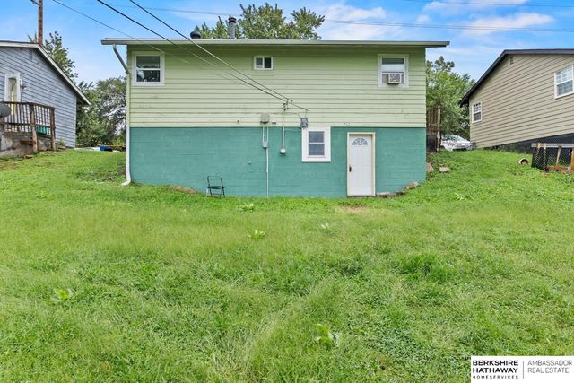 3868 Parker Street, Omaha, NE 68111