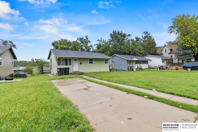 3868 Parker Street, Omaha, NE 68111