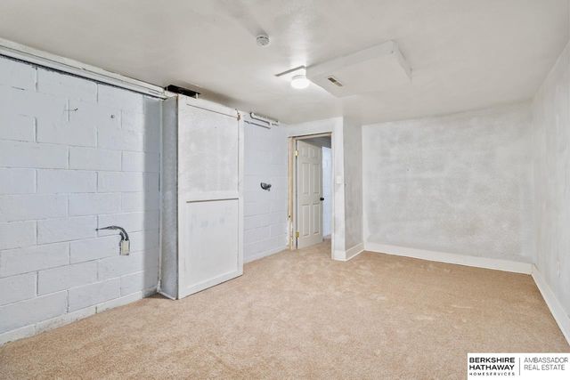 3868 Parker Street, Omaha, NE 68111