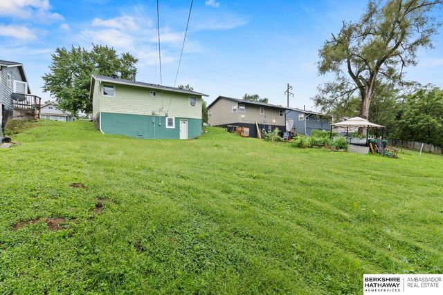 3868 Parker Street, Omaha, NE 68111