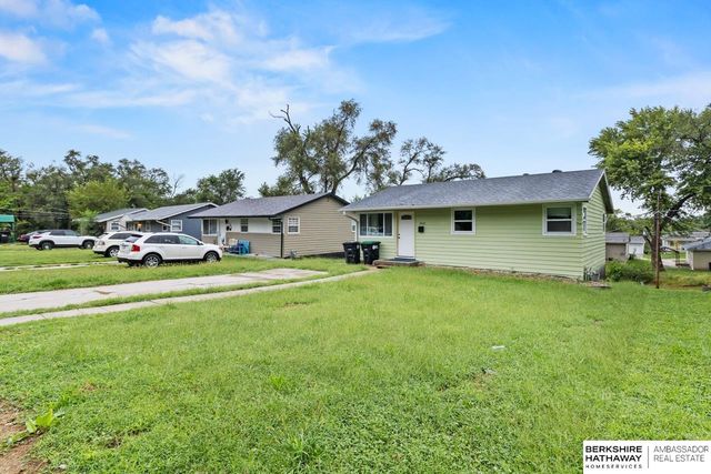 3868 Parker Street, Omaha, NE 68111