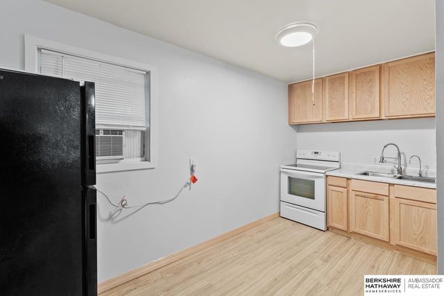 3868 Parker Street, Omaha, NE 68111