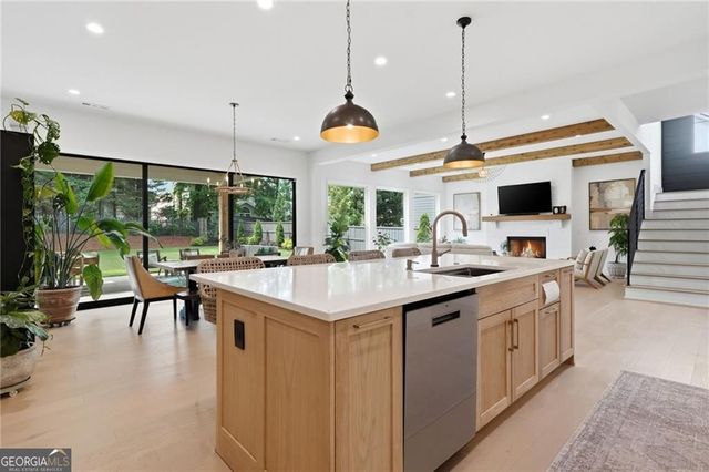 2800 Post Oak Tritt Road, Marietta, GA 30062