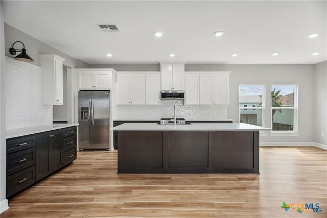 30 Whooping Crane, Port O Connor, TX 77982