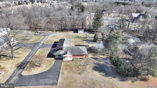 2395 PATTON RD, Harrisburg, PA 17112