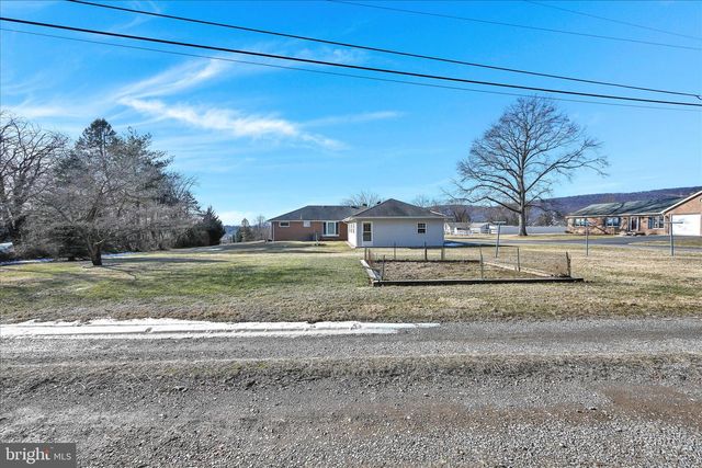 2395 PATTON RD, Harrisburg, PA 17112