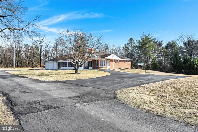 2395 PATTON RD, Harrisburg, PA 17112