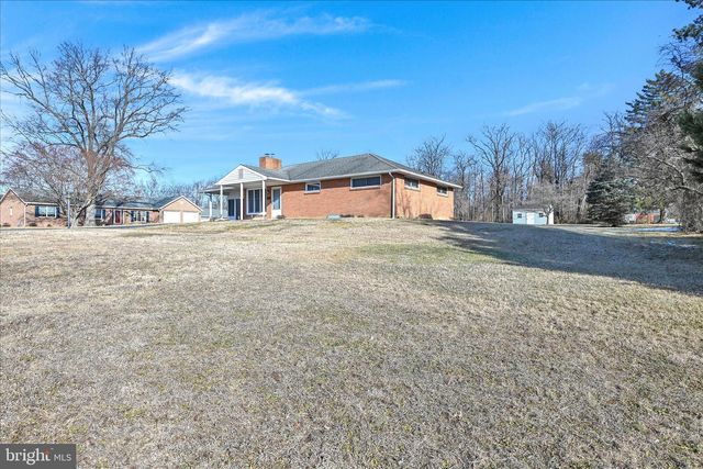 2395 PATTON RD, Harrisburg, PA 17112