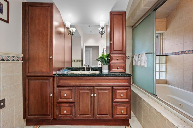 1 Pembroke Street, New Rochelle, NY 10801