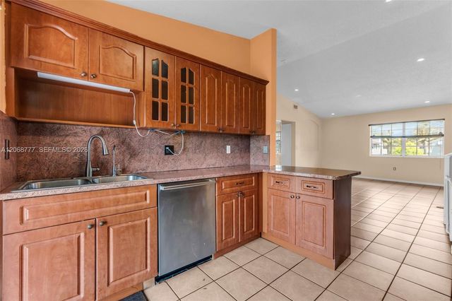 7070 NW 173rd Drive 304, Hialeah, FL 33015