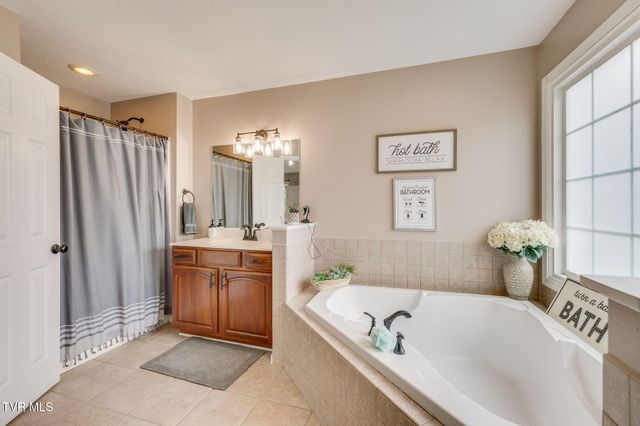 1212 Fiddlers Way, Kingsport, TN 37664