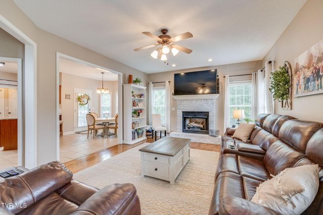 1212 Fiddlers Way, Kingsport, TN 37664