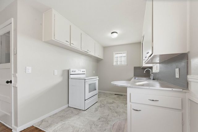 7417 E Watson Ln, Wichita, KS 67207