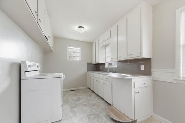 7417 E Watson Ln, Wichita, KS 67207