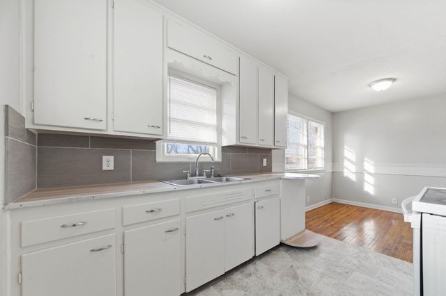 7417 E Watson Ln, Wichita, KS 67207