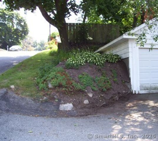 123 Bridge Street, Groton, CT 06340