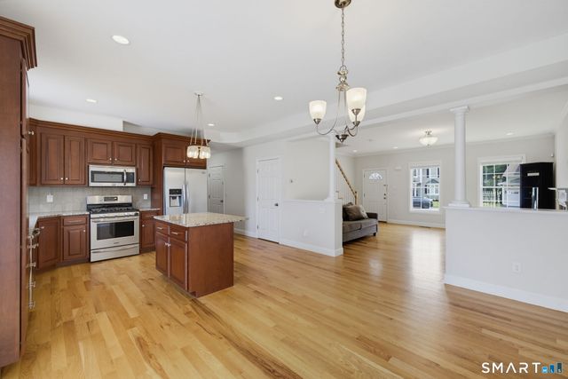 6 Saw Mill Lane 6, Plainville, CT 06062