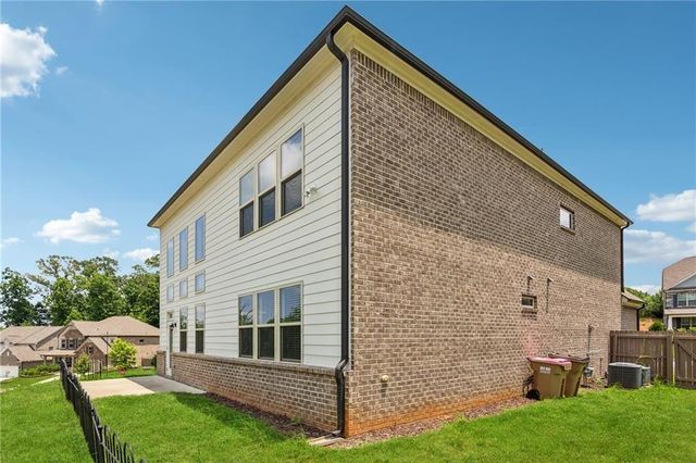 2040 Secretariat Gait Way, Suwanee, GA 30024