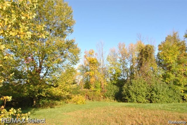 6483 Bay, Saginaw, MI 48604