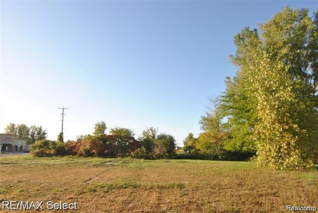6483 Bay, Saginaw, MI 48604