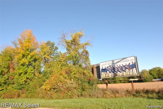 6483 Bay, Saginaw, MI 48604