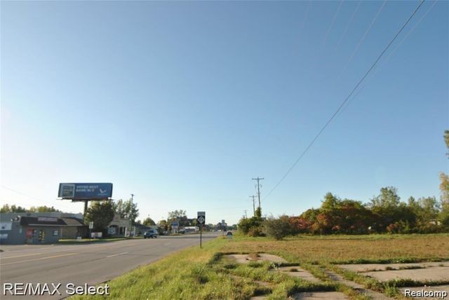 6483 Bay, Saginaw, MI 48604