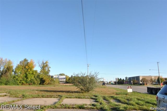 6483 Bay, Saginaw, MI 48604