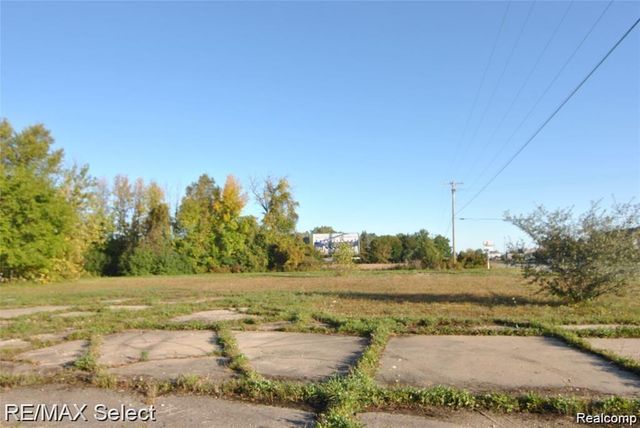 6483 Bay, Saginaw, MI 48604