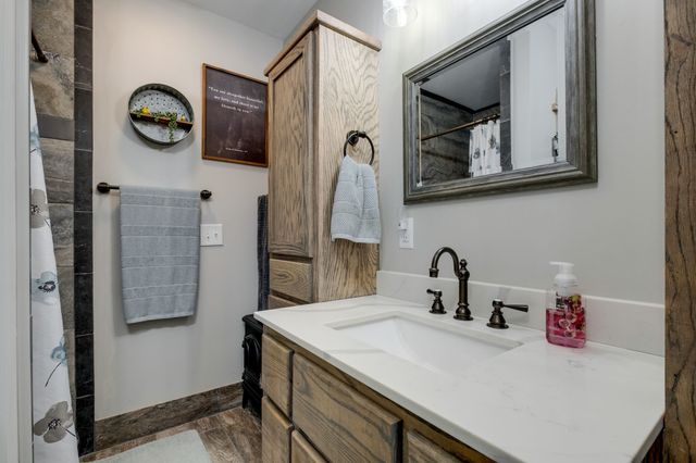 1043 Murphy Hollow Road, Vanleer, TN 37181
