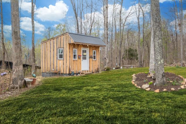 1043 Murphy Hollow Road, Vanleer, TN 37181