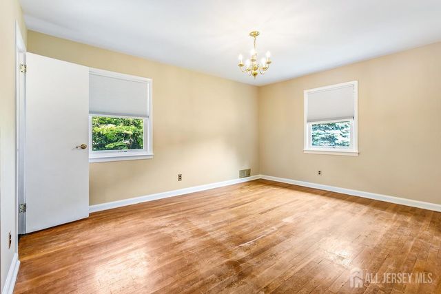 4 Lynbrook Place, East Brunswick, NJ 08816