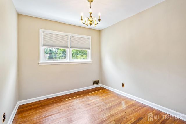 4 Lynbrook Place, East Brunswick, NJ 08816