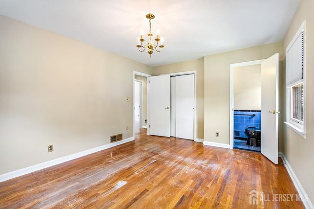 4 Lynbrook Place, East Brunswick, NJ 08816
