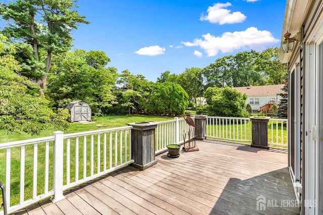 4 Lynbrook Place, East Brunswick, NJ 08816