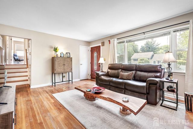 4 Lynbrook Place, East Brunswick, NJ 08816