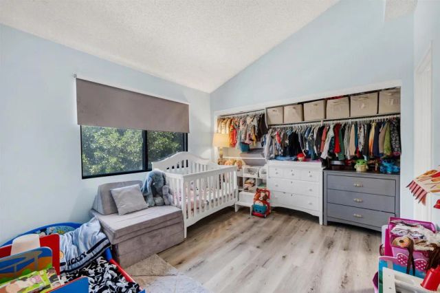 14293 Foothill Blvd 19, Sylmar, CA 91342