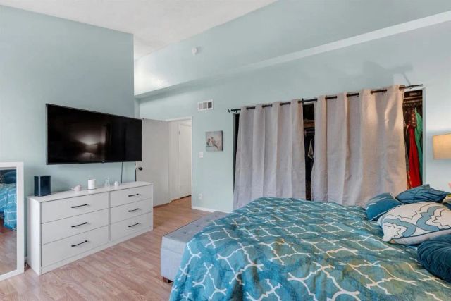 14293 Foothill Blvd 19, Sylmar, CA 91342