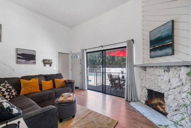 14293 Foothill Blvd 19, Sylmar, CA 91342