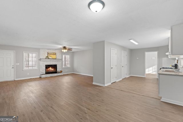 140 ELBERTA Drive, Newnan, GA 30265