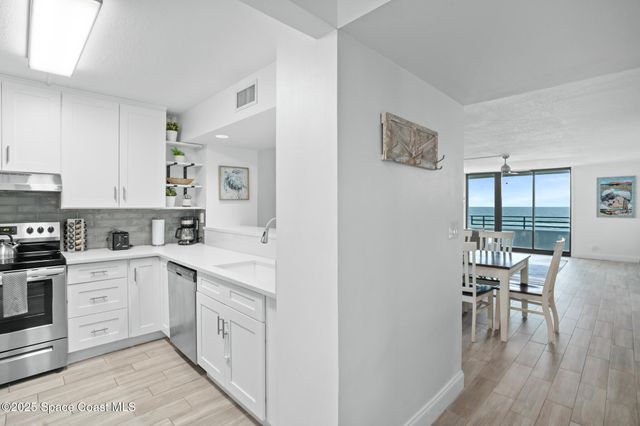 1420 N Atlantic Avenue 302, Daytona Beach, FL 32118