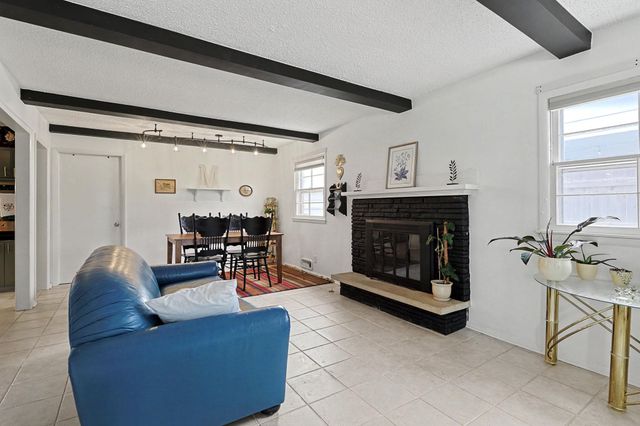 6206 E 11th St N, Wichita, KS 67208