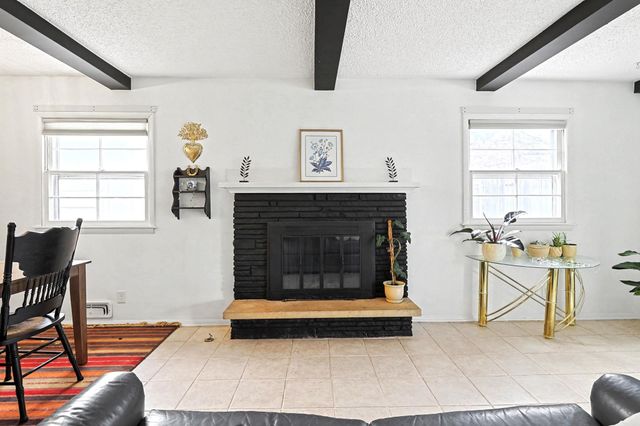 6206 E 11th St N, Wichita, KS 67208