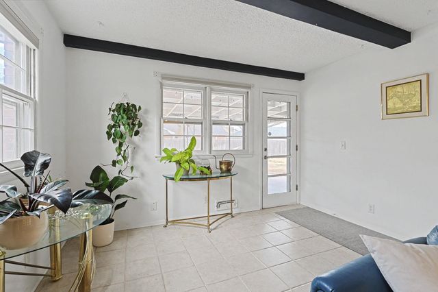 6206 E 11th St N, Wichita, KS 67208