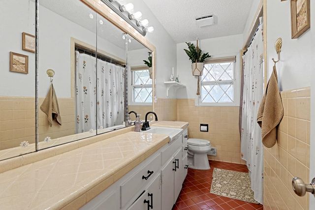 6206 E 11th St N, Wichita, KS 67208